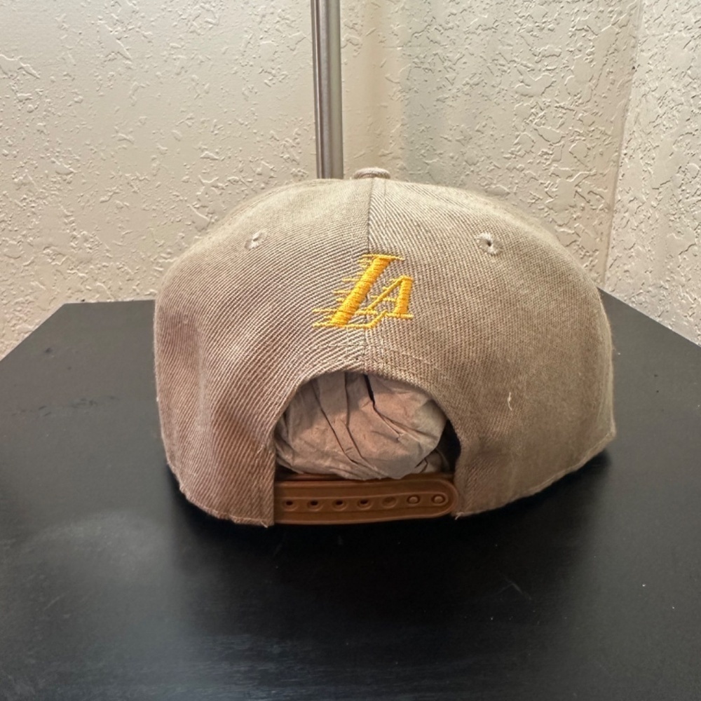 New With Tags Unisex Ultra Game Los Angeles Lakers Snapback Hat - Picture 3 of 9